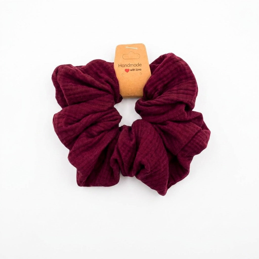 Minaz Scrunchie Asha aus Musselin. Hauptbild auf weißem Hintergrund