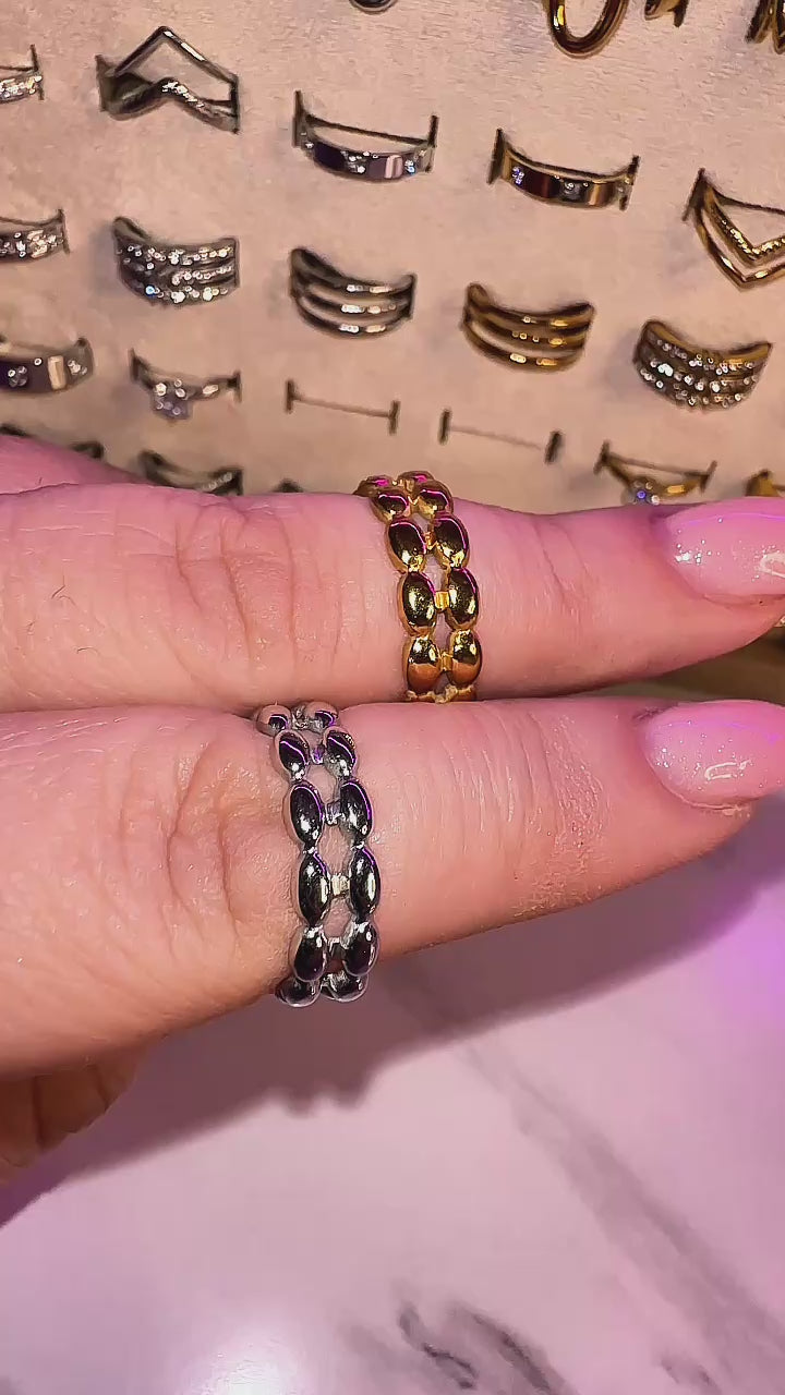 Adriana Ring in Aktion, Trage-Video