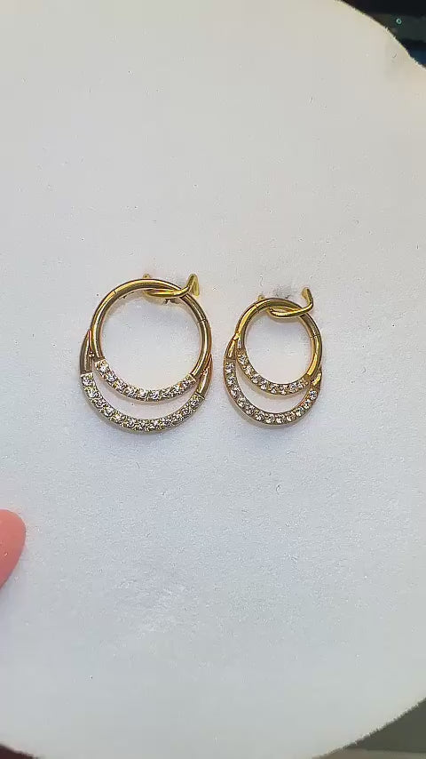Riva Septum Piercing Produktvideo, Doppelring mit Zirkonia in Gold