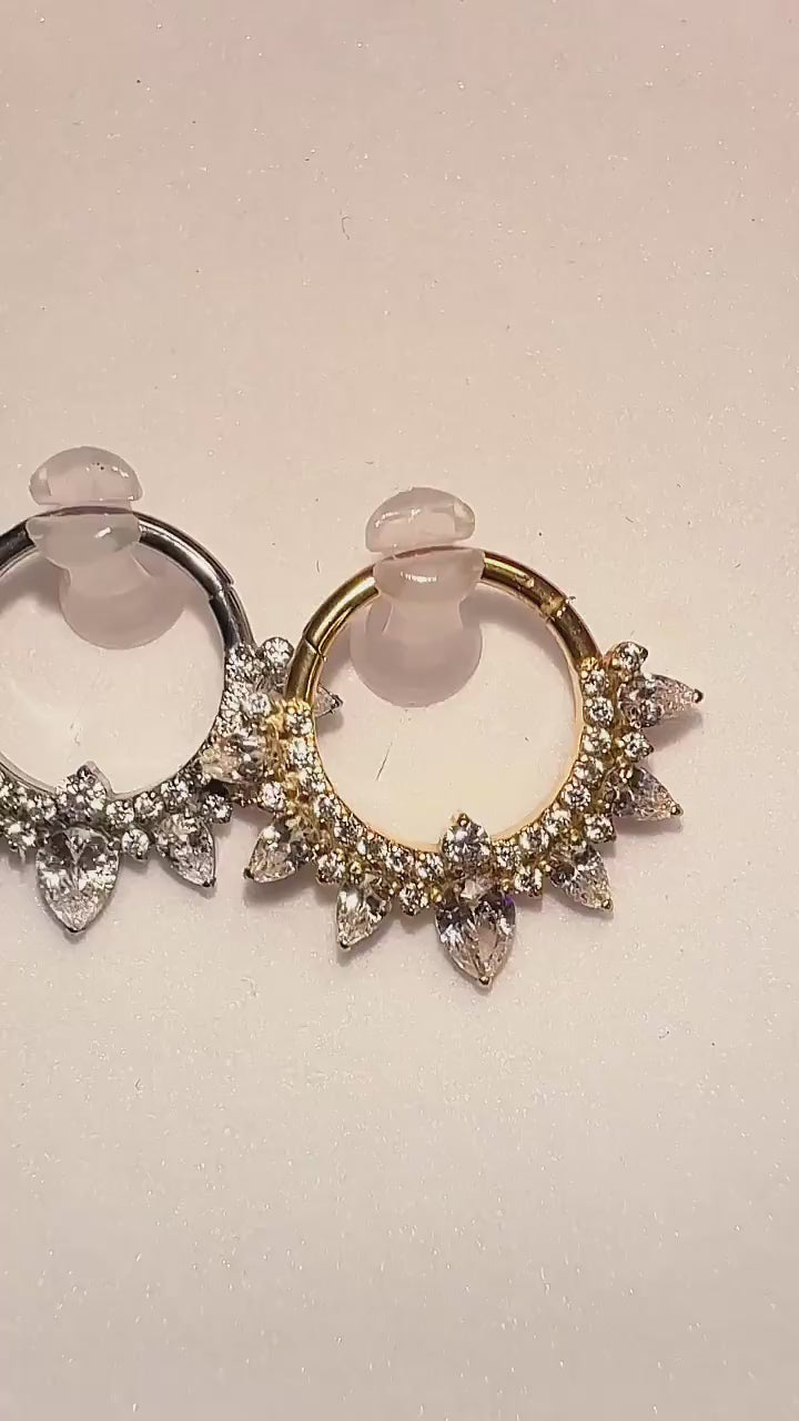 Minaz Piercing Solina Septum Titan in Gold und Silber, Produktvideo mit Zirkonia